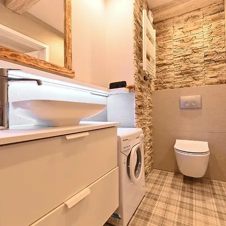 Gorski Garaz Sauna Wifi Tv Taras Ekspres Do Kawy דירה